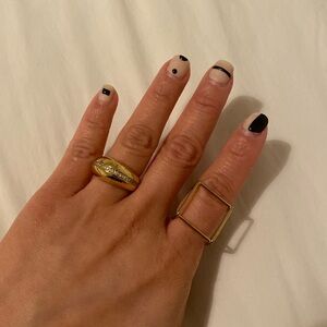 Elizabeth Stone Ring Sz 6